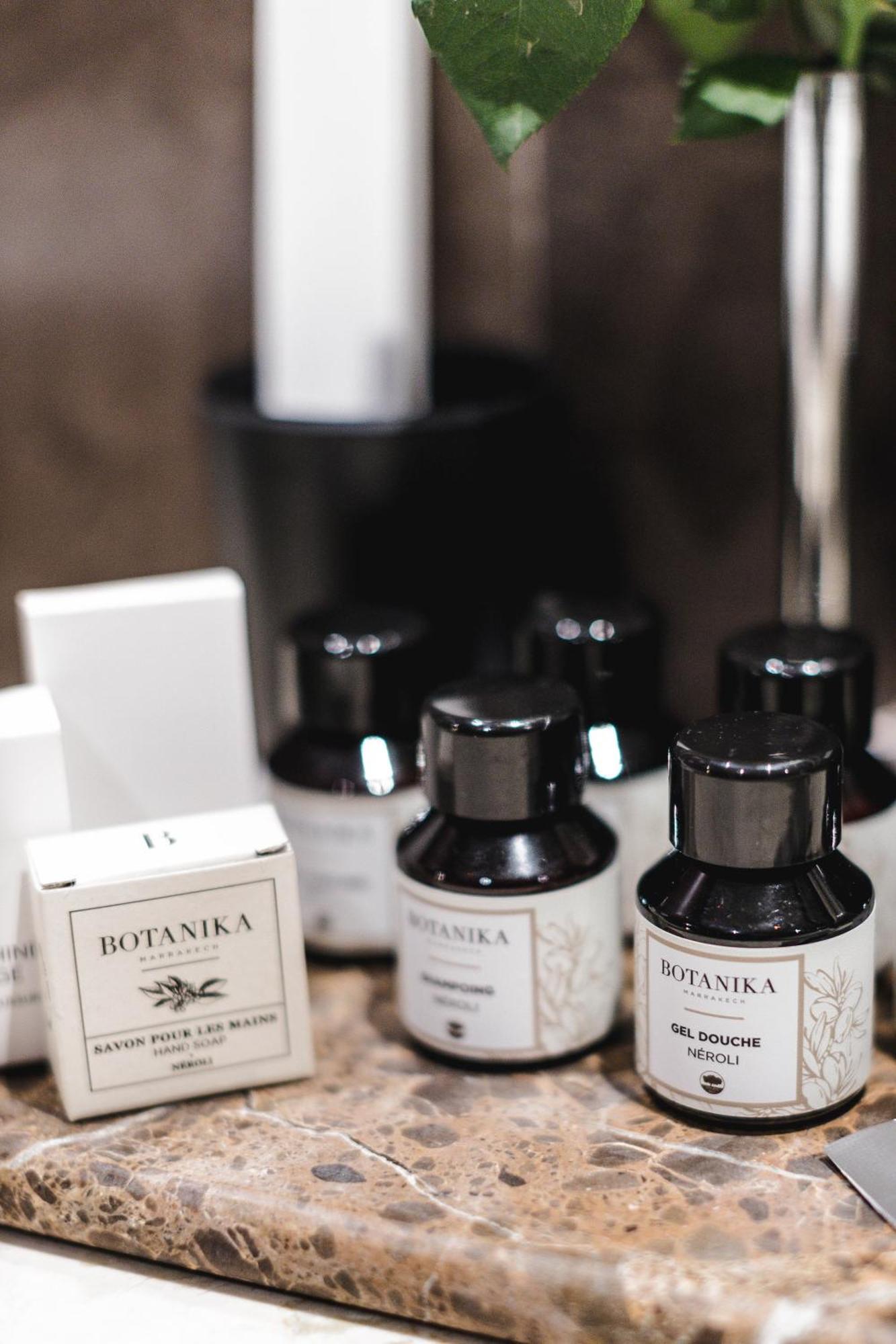 Two Bedrooms Suite 2 King Size Beds Pool View,1544098453:JPEG